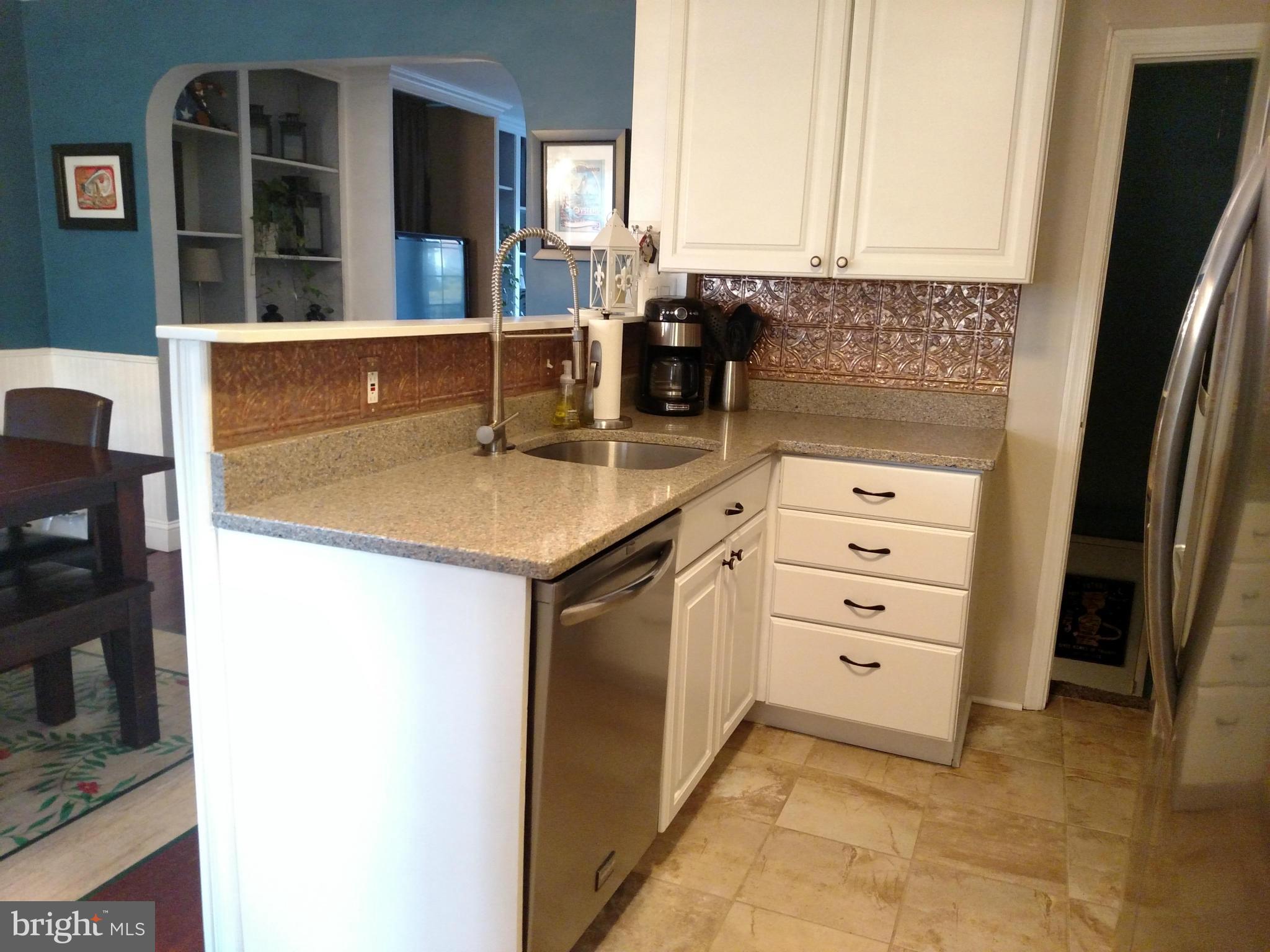 253 Ridge Avenue Towson, MD 21286 - Photo 13 of 30 Kitchen