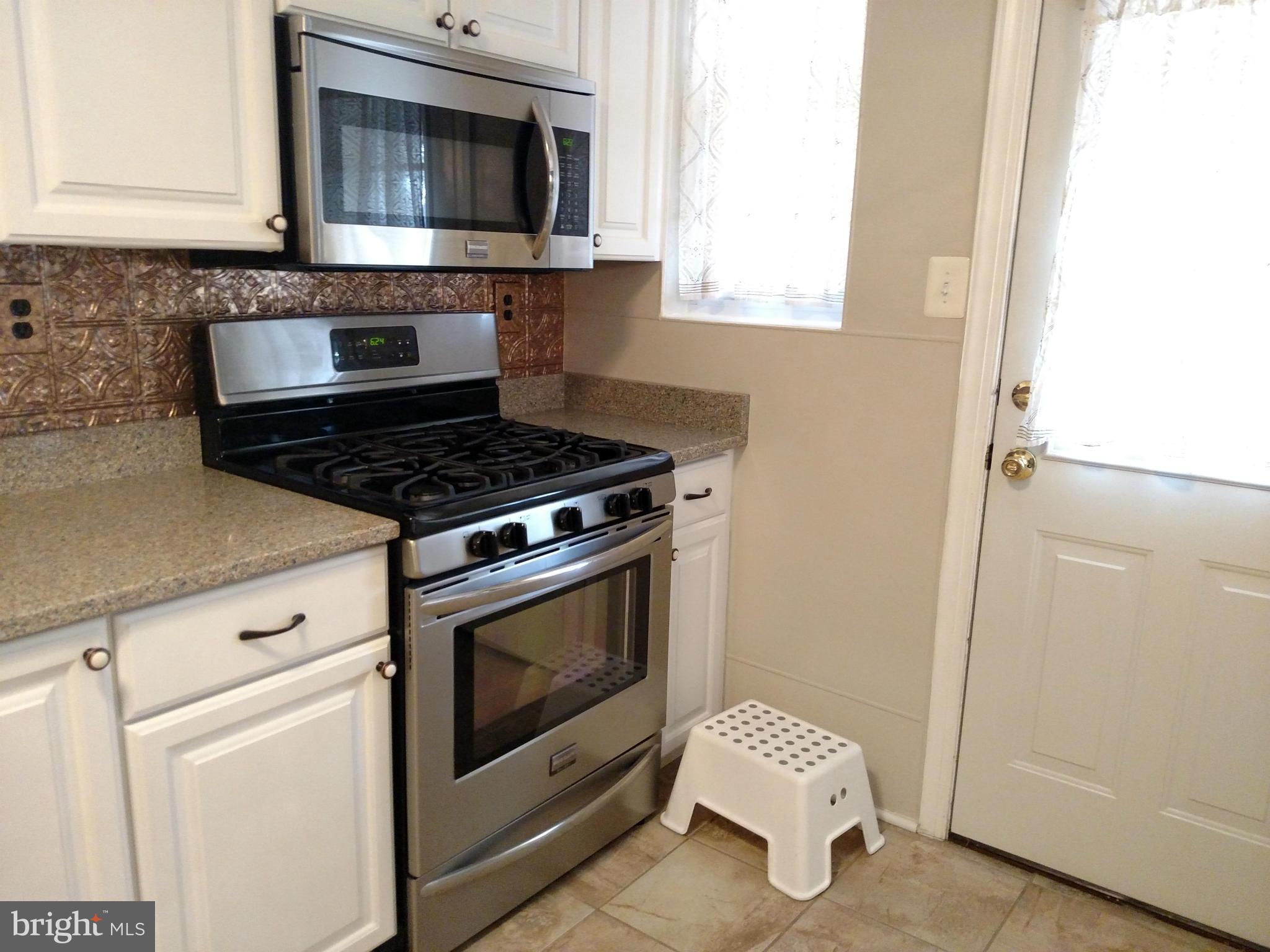253 Ridge Avenue Towson, MD 21286 - Photo 15 of 30 Kitchen