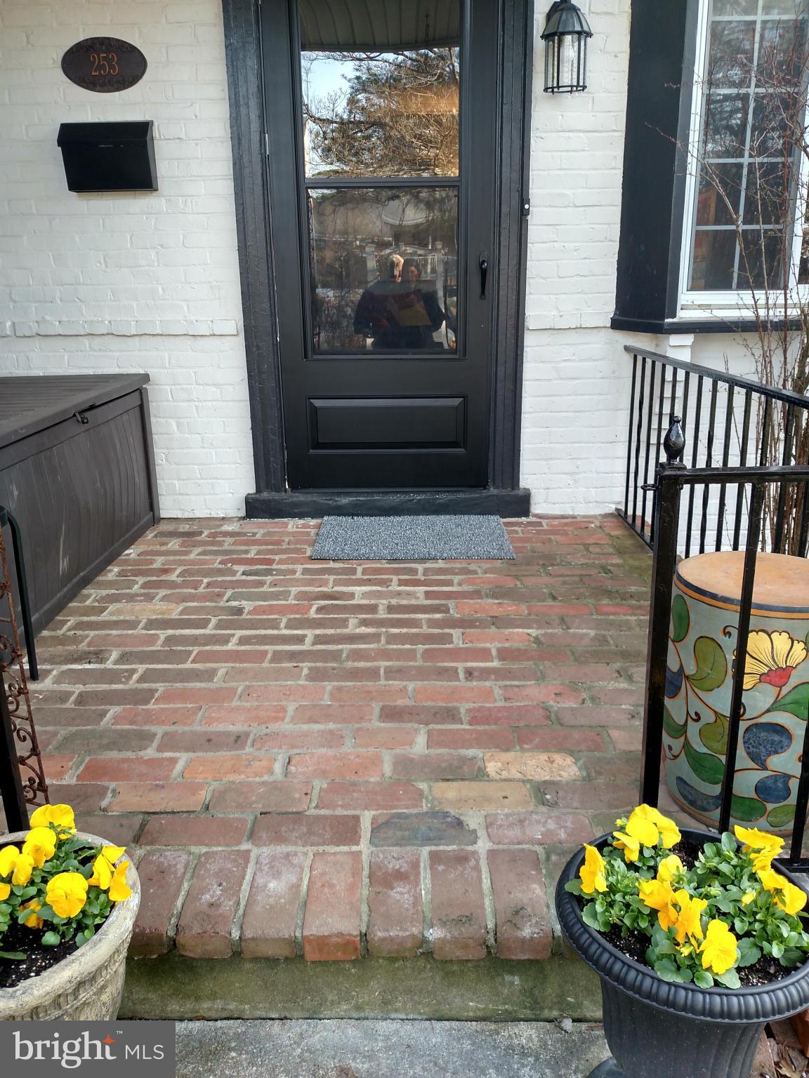 253 Ridge Avenue Towson, MD 21286 - Photo 4 of 30 Exterior (General)