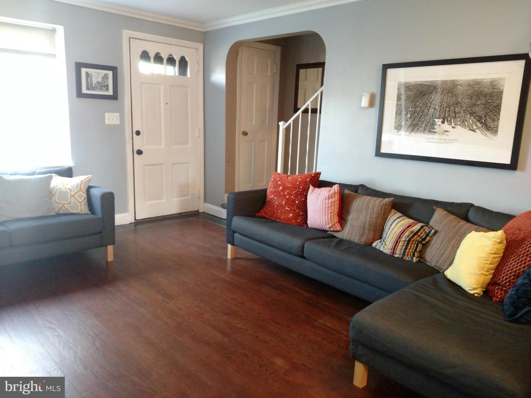 253 Ridge Avenue Towson, MD 21286 - Photo 7 of 30 Living Room