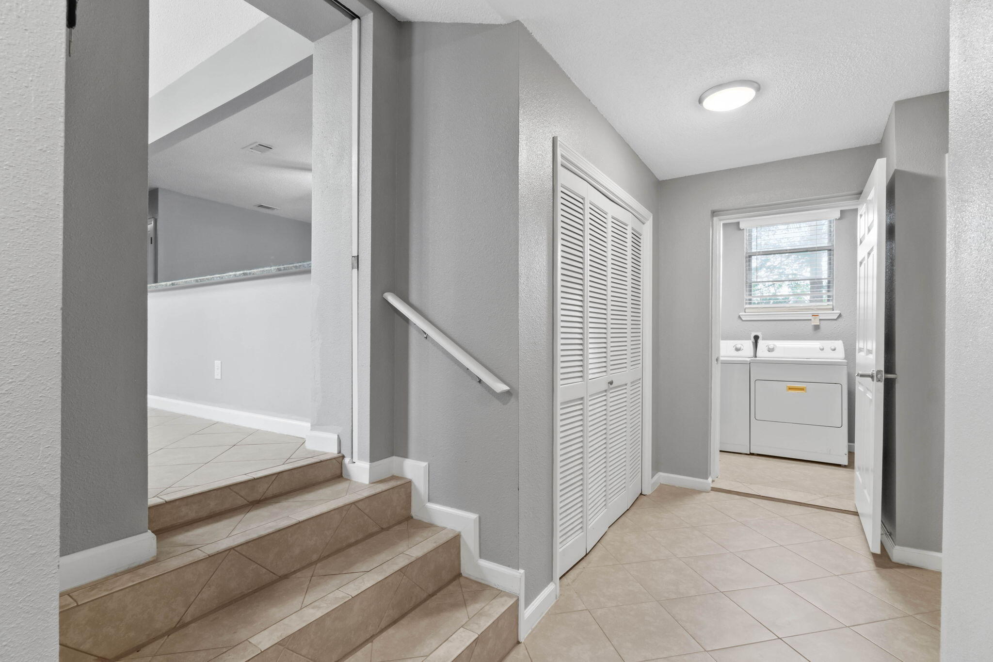 3545 Poverty Creek Road Crestview, FL 32539 - Photo 18 of 33 a view of a hallway with closet and entryway