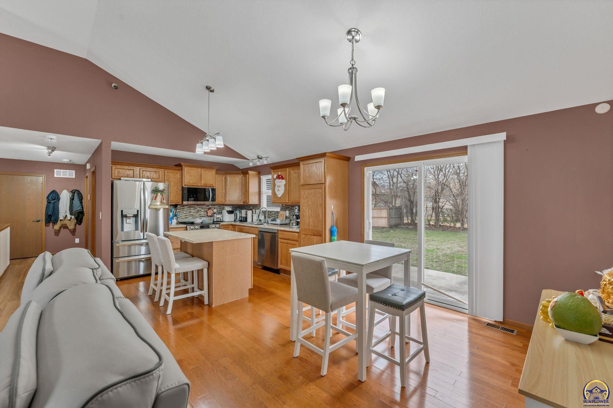 4312 Southeast Chisolm Road Topeka, KS 66609 - Photo 13 of 37