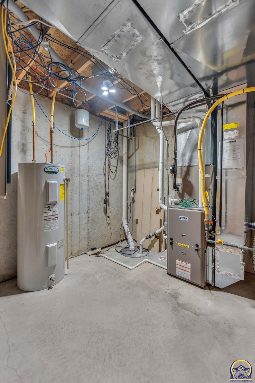 4312 Southeast Chisolm Road Topeka, KS 66609 - Photo 33 of 37