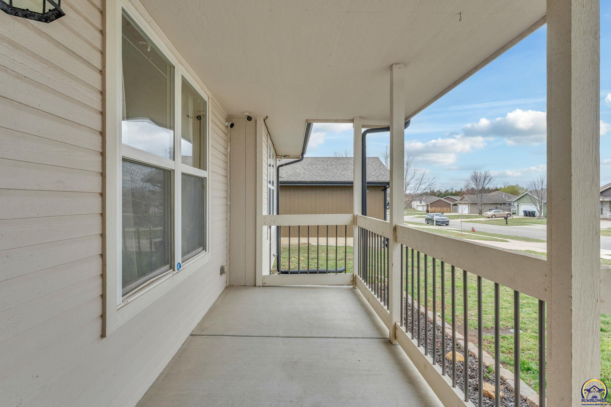 4312 Southeast Chisolm Road Topeka, KS 66609 - Photo 5 of 37