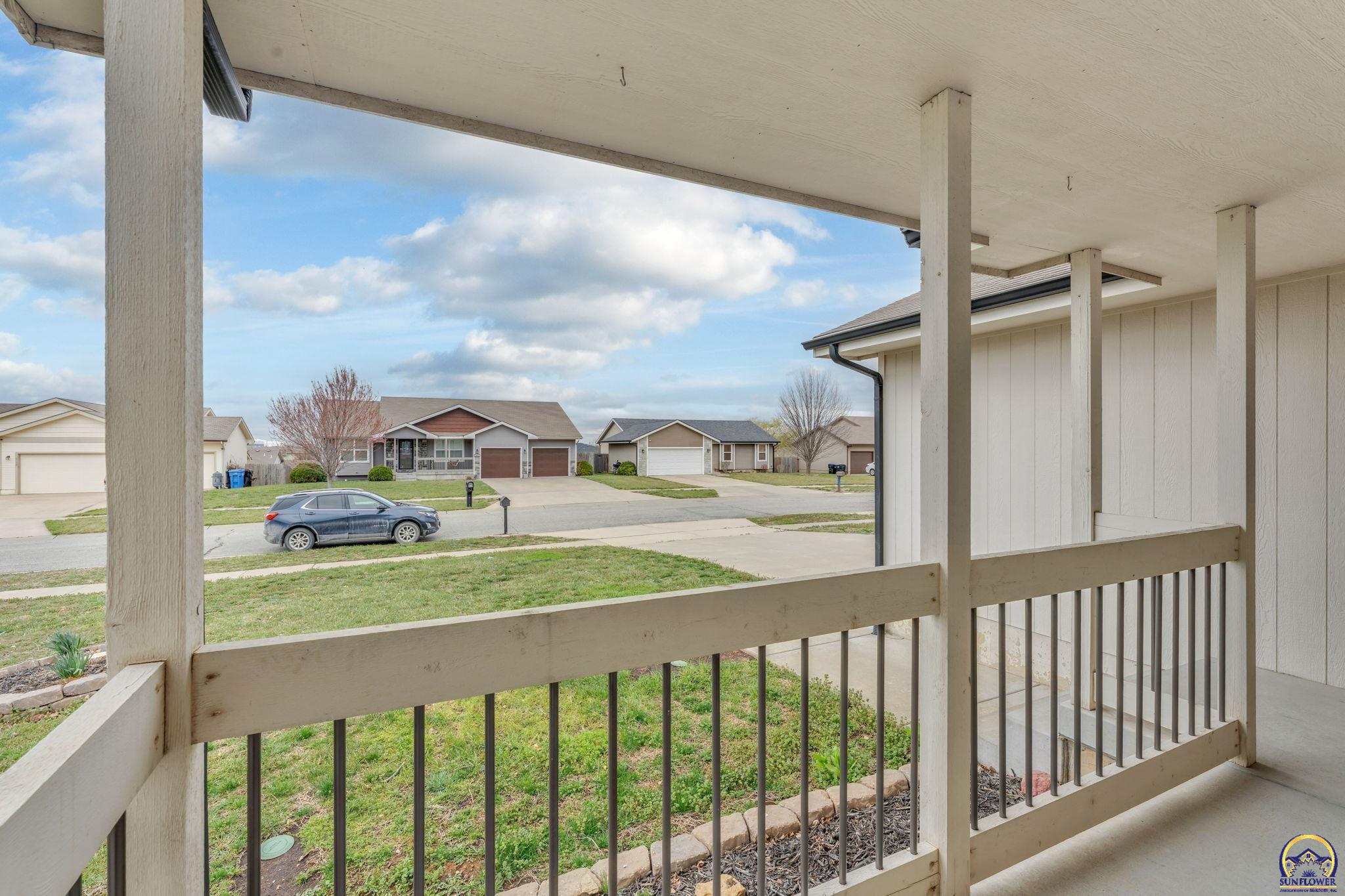 4312 Southeast Chisolm Road Topeka, KS 66609 - Photo 6 of 37