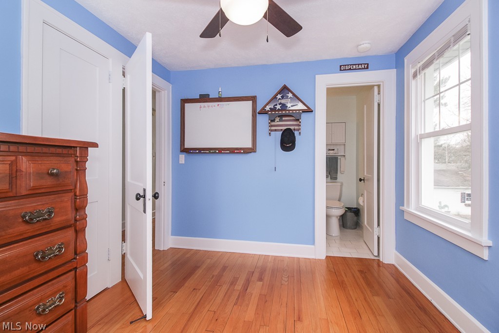 442 Walters Road Chagrin Falls, OH 44022 - Photo 21 of 35 Bedroom 3 with full bath