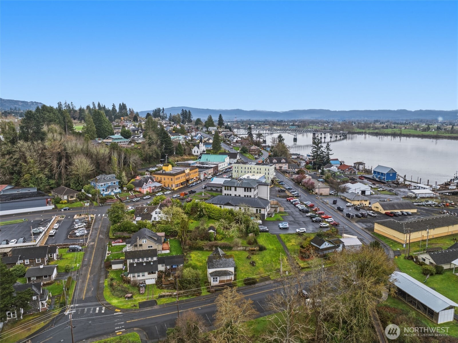 180 2nd Street Cathlamet, WA 98612 - Photo 6 of 40 a view of a city