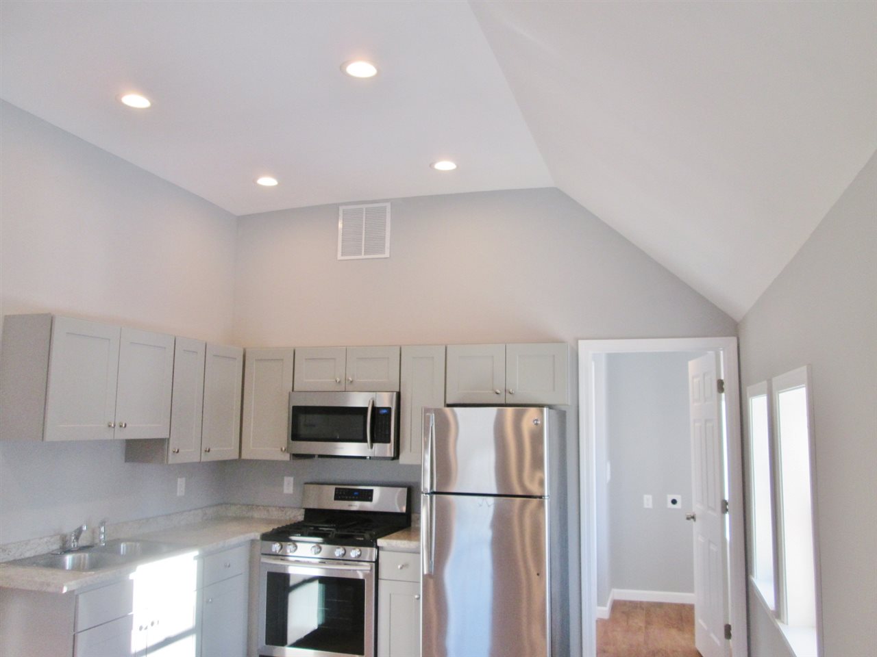10 Jenness Street Rochester, NH 03867 - Photo 10 of 19