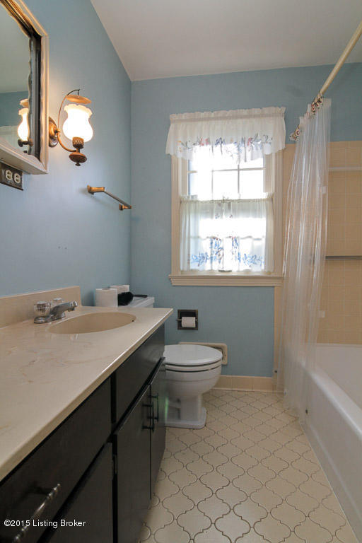 8610 Charing Cross Road Louisville, KY 40222 - Photo 14 of 25 0037