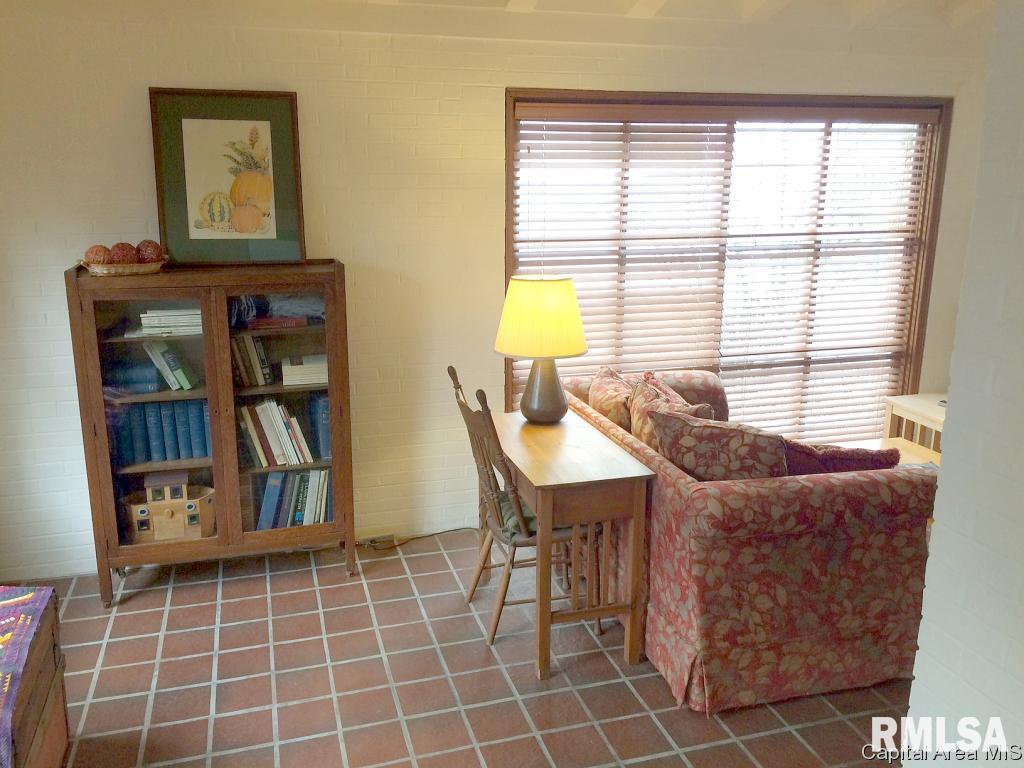 1937 Bates Avenue Springfield, IL 62704 - Photo 11 of 32 Gallery Image 11