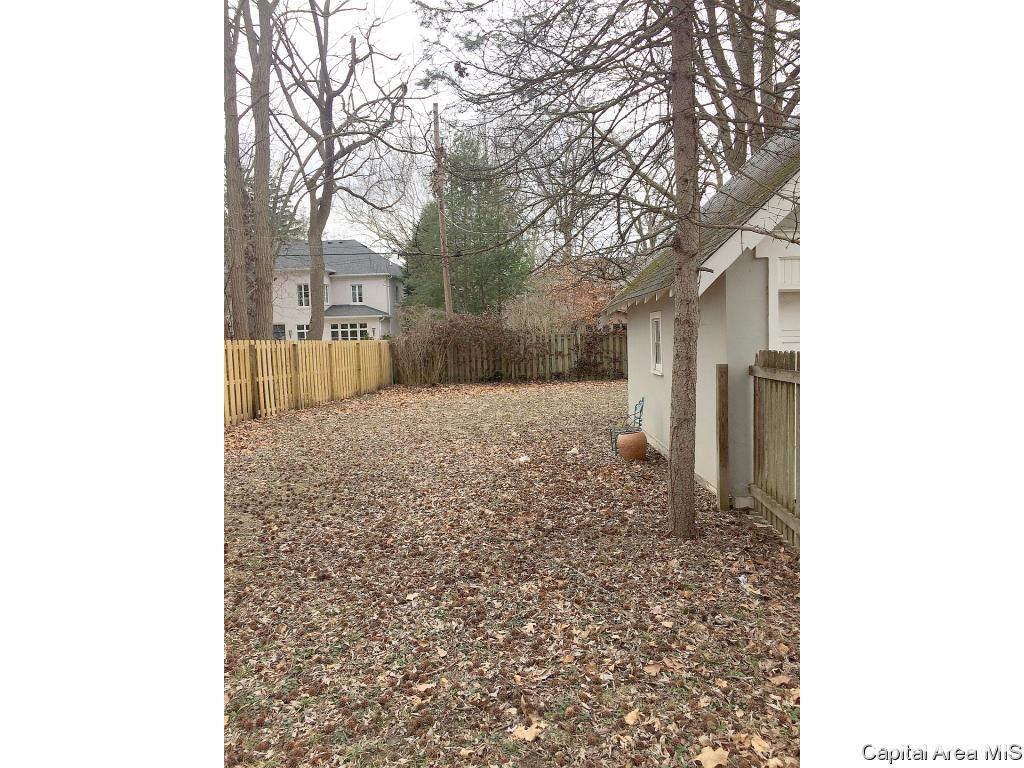 1937 Bates Avenue Springfield, IL 62704 - Photo 31 of 32 Gallery Image 31