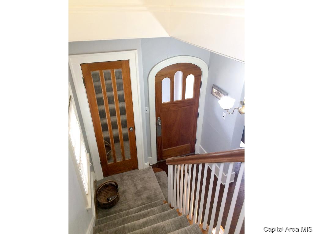 1937 Bates Avenue Springfield, IL 62704 - Photo 4 of 32 Gallery Image 4