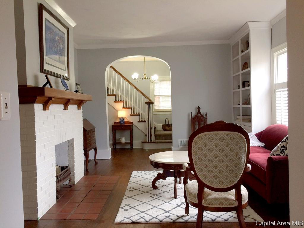 1937 Bates Avenue Springfield, IL 62704 - Photo 5 of 32 Gallery Image 5