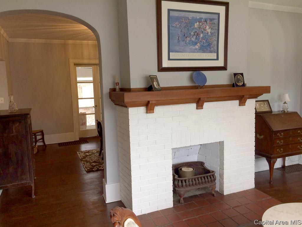 1937 Bates Avenue Springfield, IL 62704 - Photo 7 of 32 Gallery Image 7
