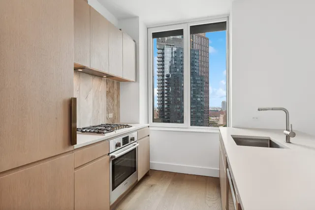 $1,700,000 | 10 Nevins Street, Unit 26C | Downtown Brooklyn