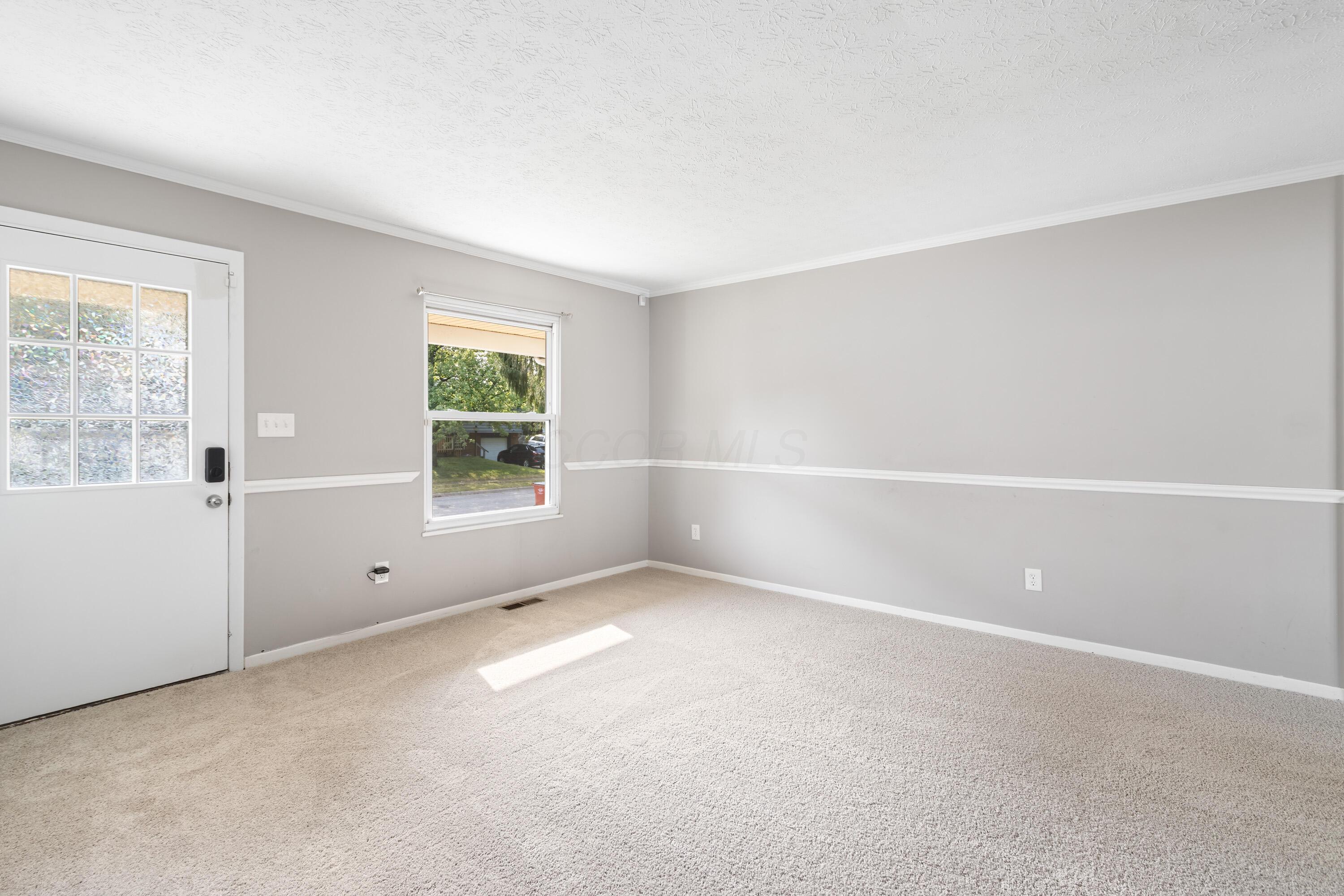 2977 Upton Road West Columbus, OH 43232 - Photo 4 of 38 2977 Upton Road West-6.jpg-FULL