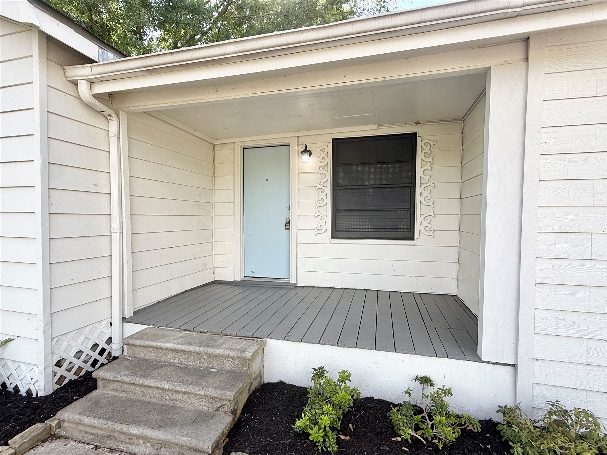 832 South Anderson Street Angleton, TX 77515 - Photo 2 of 19 a view of a house with a door