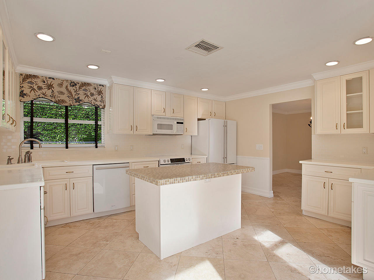 69 Dunbar Road Palm Beach Gardens, FL 33418 - Photo 7 of 21 IMG_0025_MLS