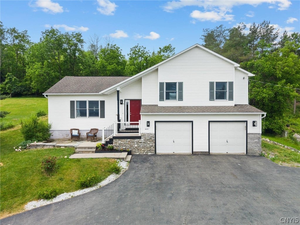 4615 Broad Road Syracuse, NY 13215 - Photo 2 of 43 Gallery Image 2