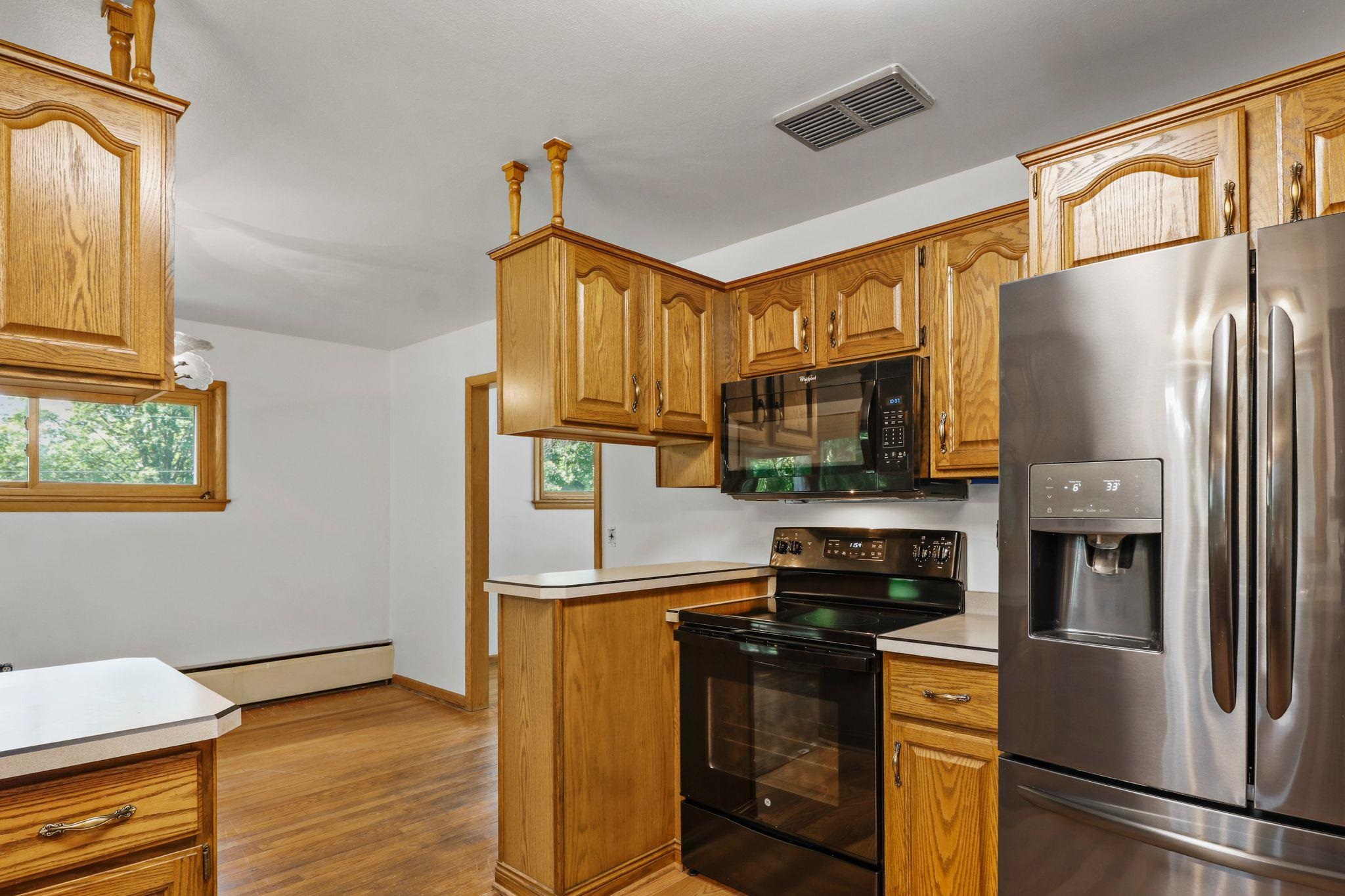 3609 Hovde Road Madison, WI 53704 - Photo 11 of 34