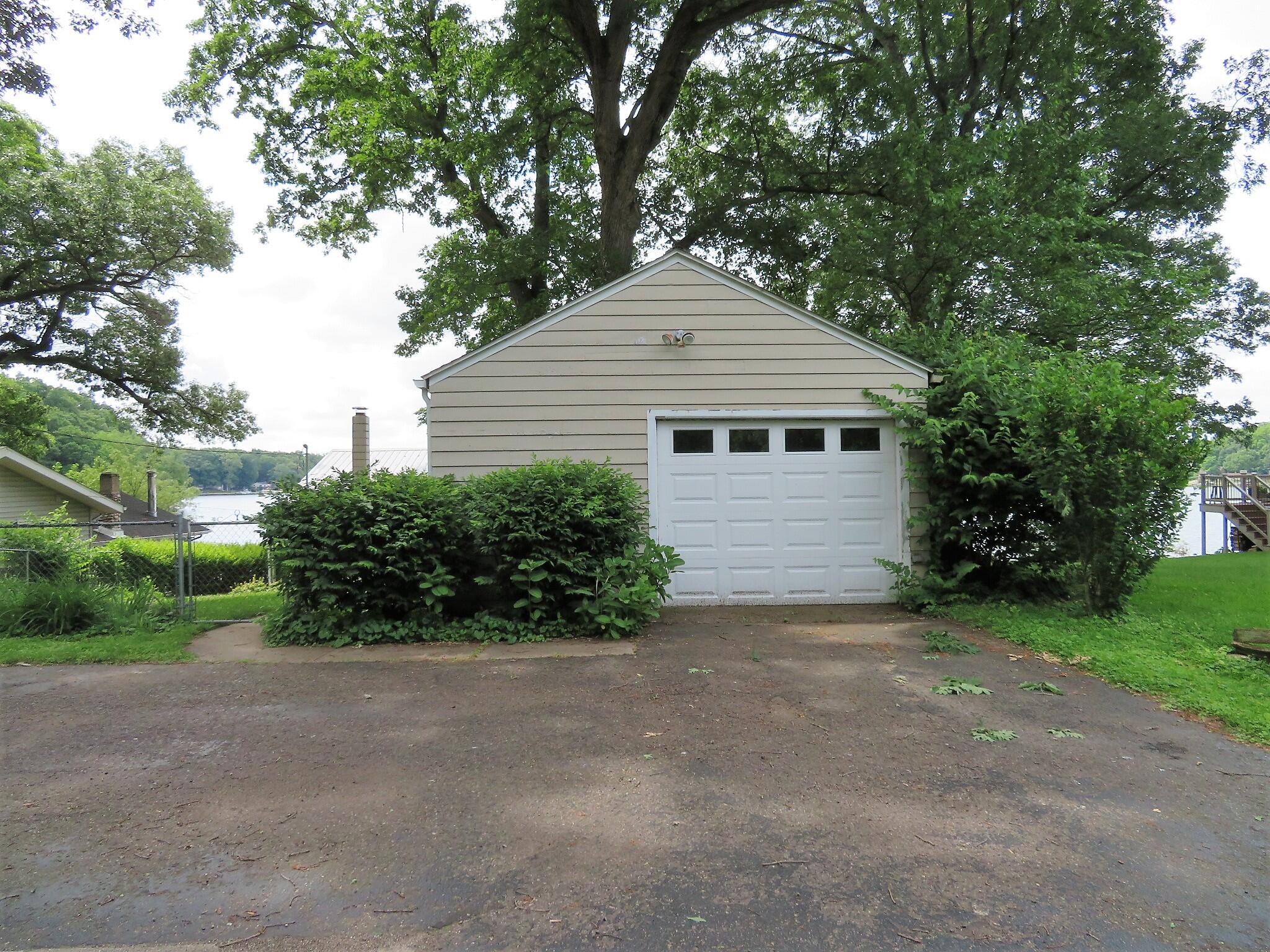 58448 East Clear Lake Road Three Rivers, MI 49093 - Photo 31 of 37 Parking