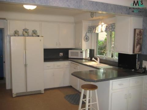 1140 North Renaud Road Grosse Pointe, MI 48236 - Photo 2 of 12 726913-1.JPG