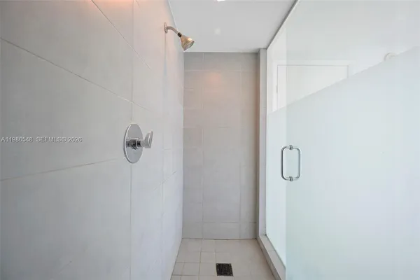 $4,200 | 92 Southwest 3rd Street, Unit 3902, Miami, FL 33130