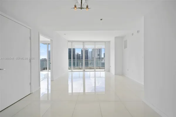 $4,200 | 92 Southwest 3rd Street, Unit 3902, Miami, FL 33130