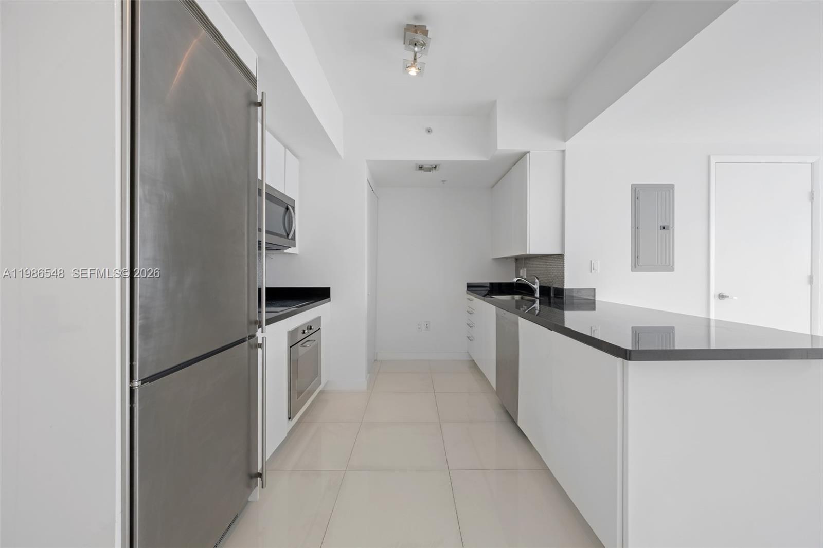 92 Southwest 3rd Street, Unit 3902 Miami, FL 33130 - Photo 4 of 29
