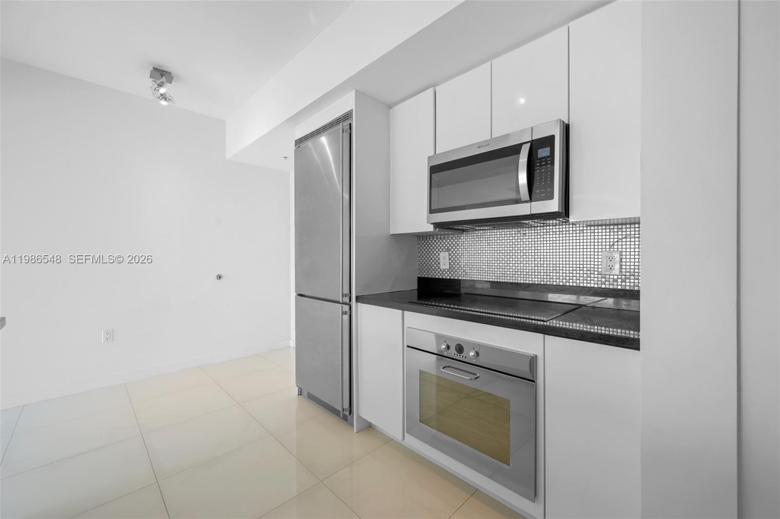 92 Southwest 3rd Street, Unit 3902 Miami, FL 33130 - Photo 5 of 29