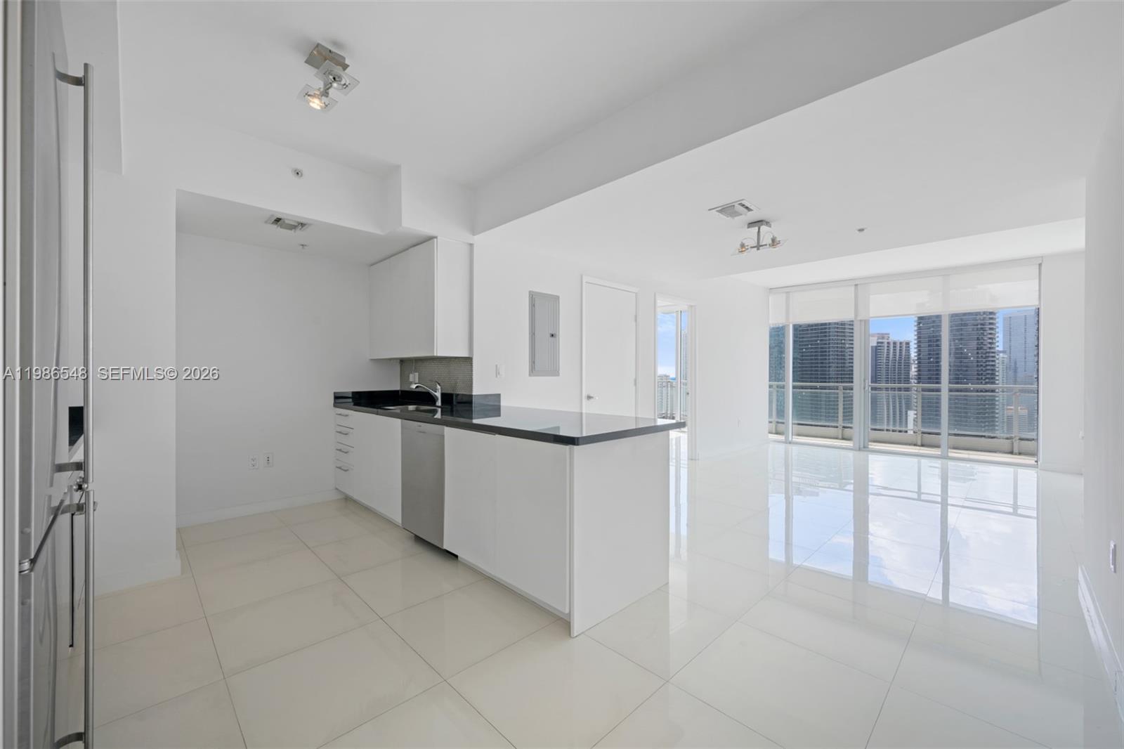 92 Southwest 3rd Street, Unit 3902 Miami, FL 33130 - Photo 6 of 29