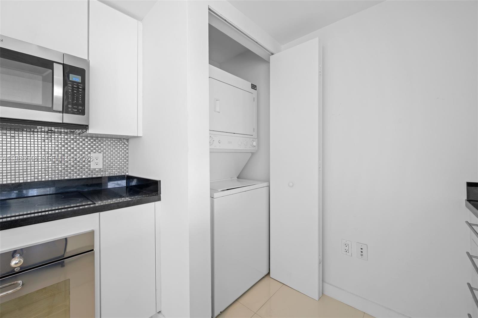 92 Southwest 3rd Street, Unit 3902 Miami, FL 33130 - Photo 7 of 29