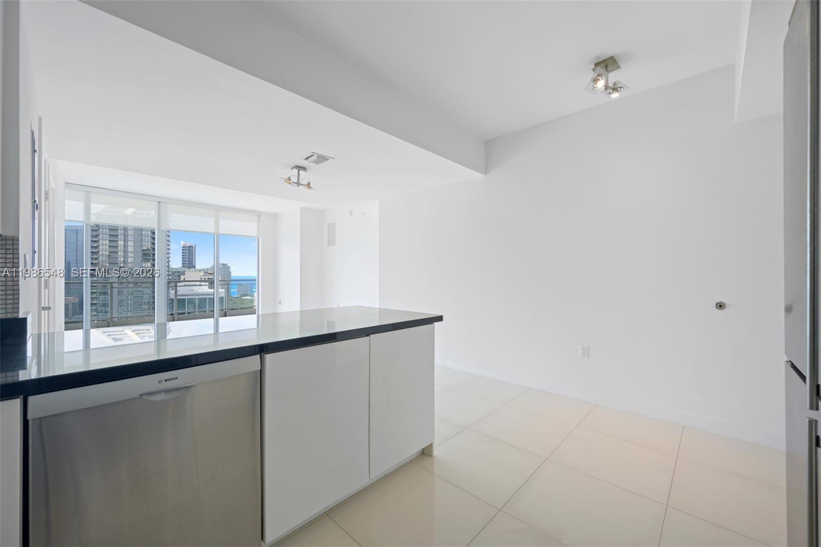 92 Southwest 3rd Street, Unit 3902 Miami, FL 33130 - Photo 8 of 29