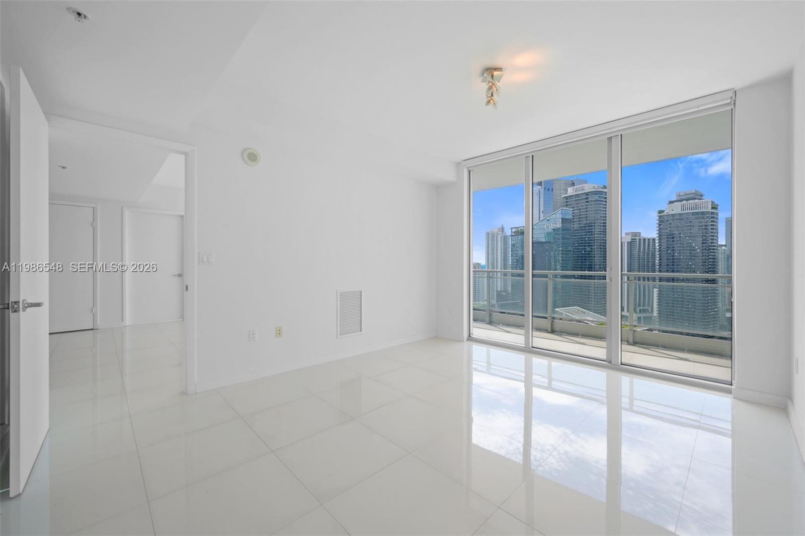 92 Southwest 3rd Street, Unit 3902 Miami, FL 33130 - Photo 10 of 29