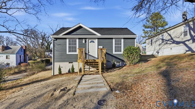 331 Walnut Street Petersburg, VA 23803 - Photo 2 of 36