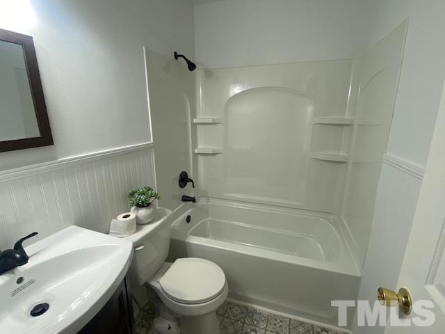 408 Barbour Road Smithfield, NC 27577 - Photo 10 of 20 Gallery Image 10