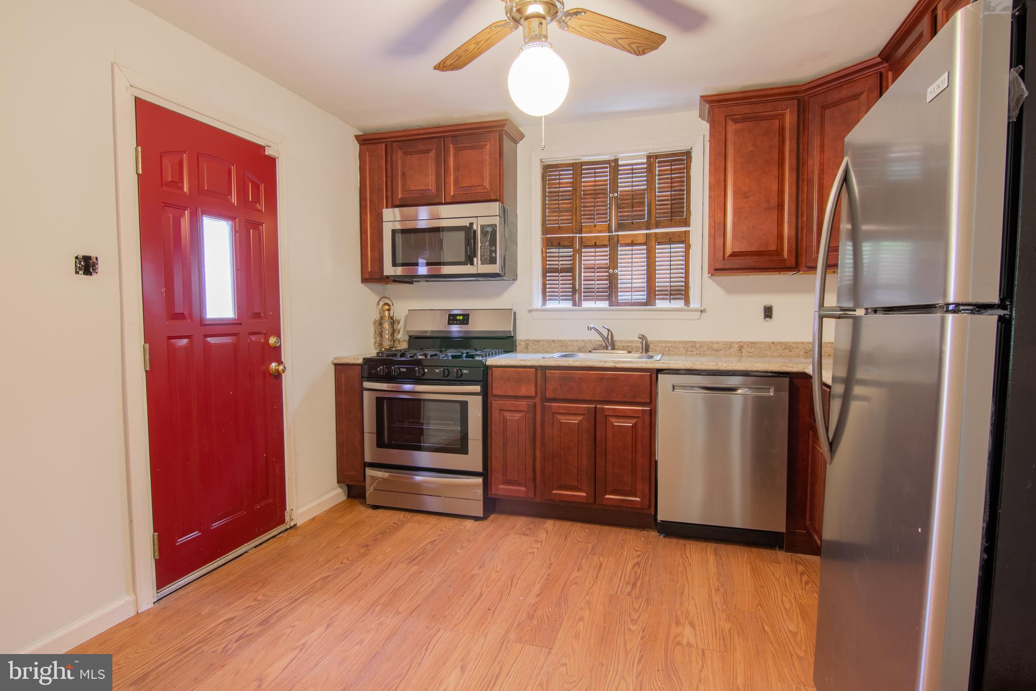 1305 Manor Road Lansdowne, PA 19050 - Photo 11 of 26 kitchen (upgraded)