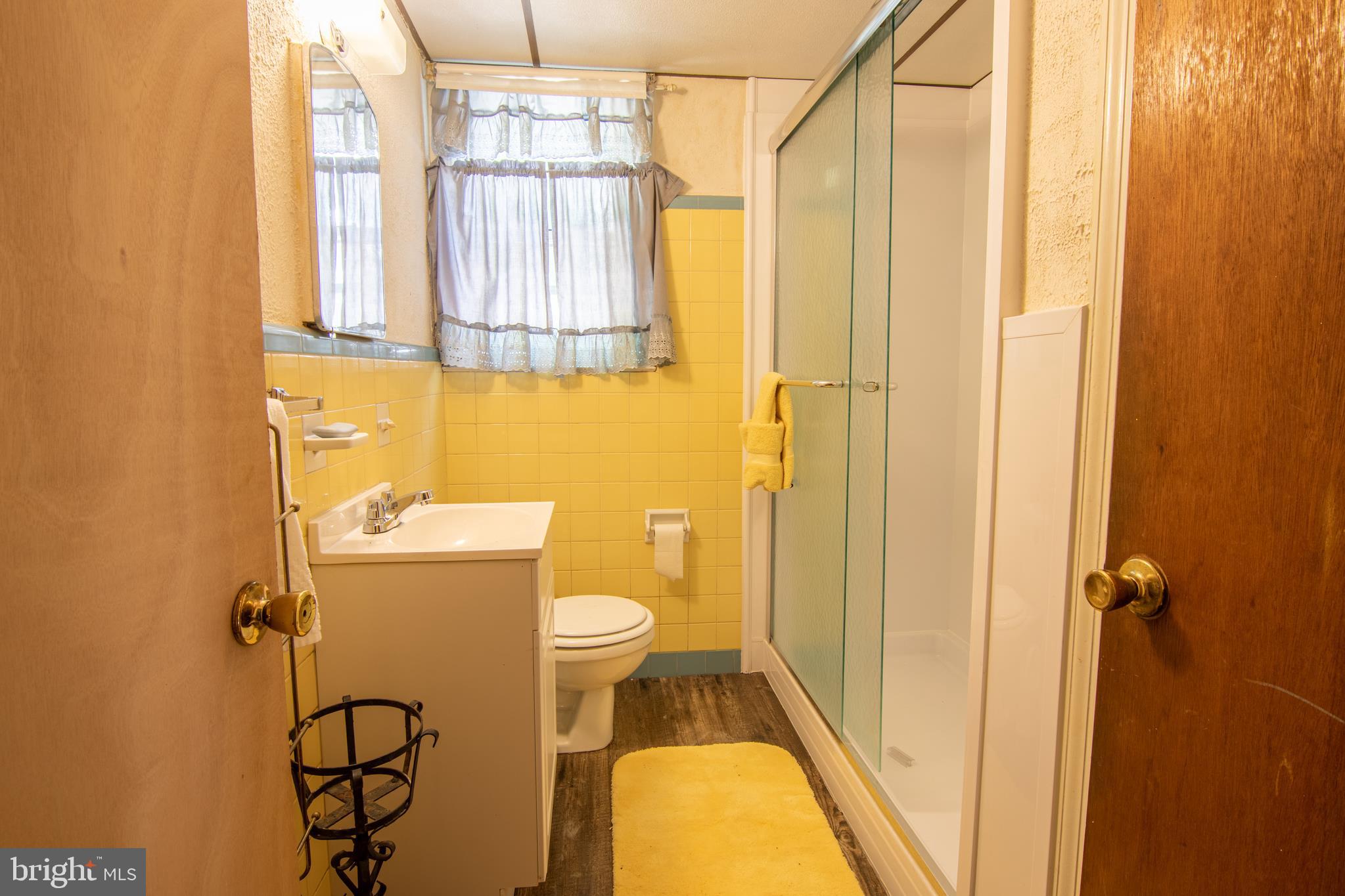 1305 Manor Road Lansdowne, PA 19050 - Photo 17 of 26 main level bathroom