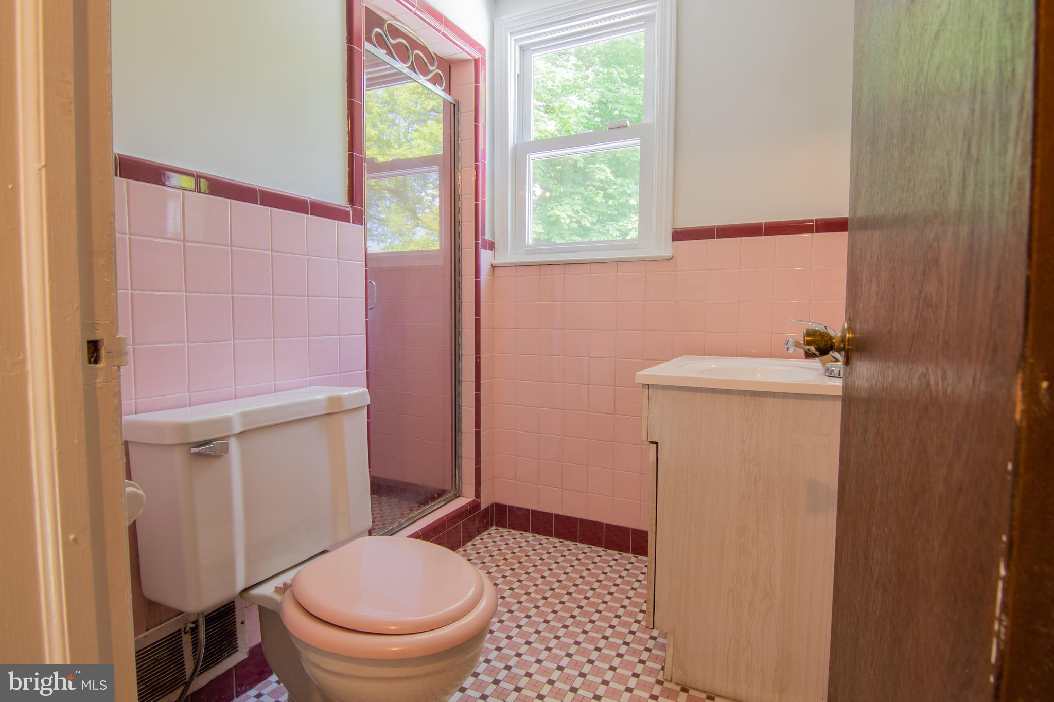 1305 Manor Road Lansdowne, PA 19050 - Photo 21 of 26 2nd floor bathroom