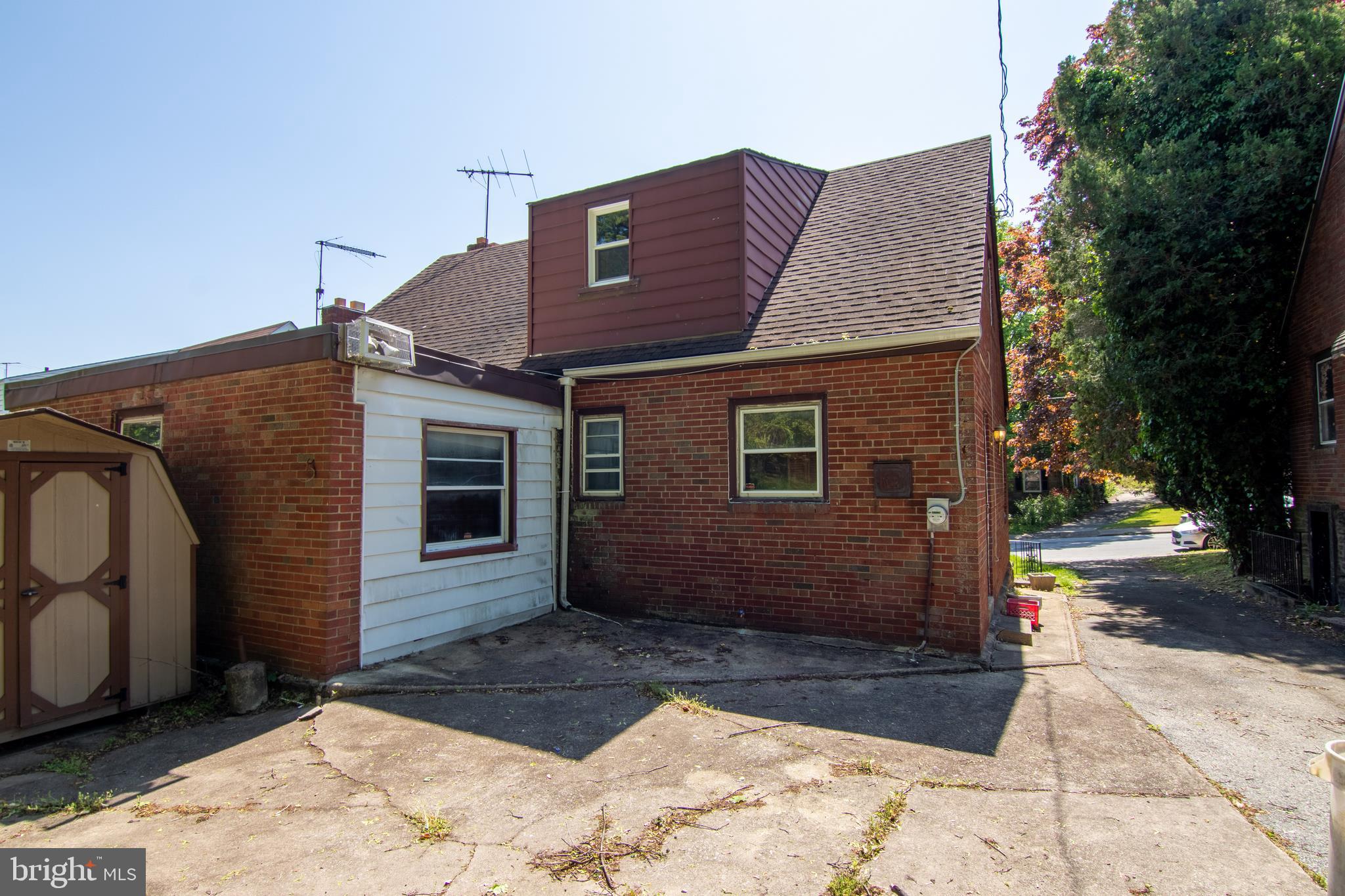 1305 Manor Road Lansdowne, PA 19050 - Photo 26 of 26 rearparking
