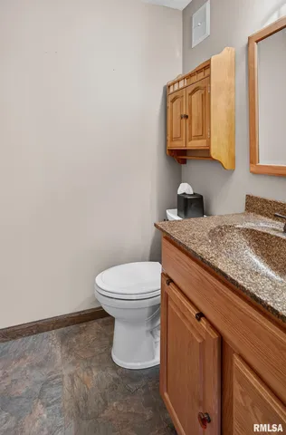 $264,900 | 1123 27th Avenue North, Clinton, IA 52732