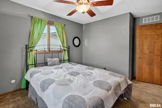 $264,900 | 1123 27th Avenue North, Clinton, IA 52732