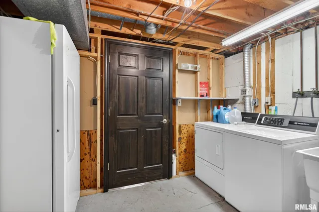 $264,900 | 1123 27th Avenue North, Clinton, IA 52732