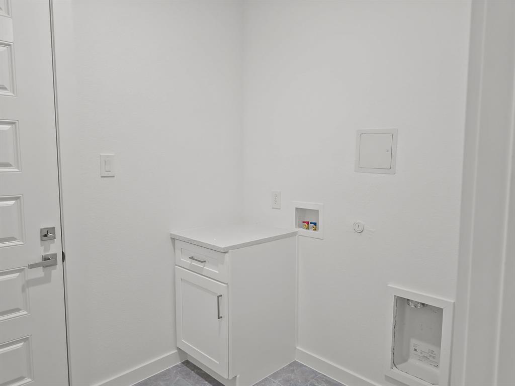 9565 Thorncrown Lane Fort Worth, TX 76179 - Photo 12 of 25 a view of small space