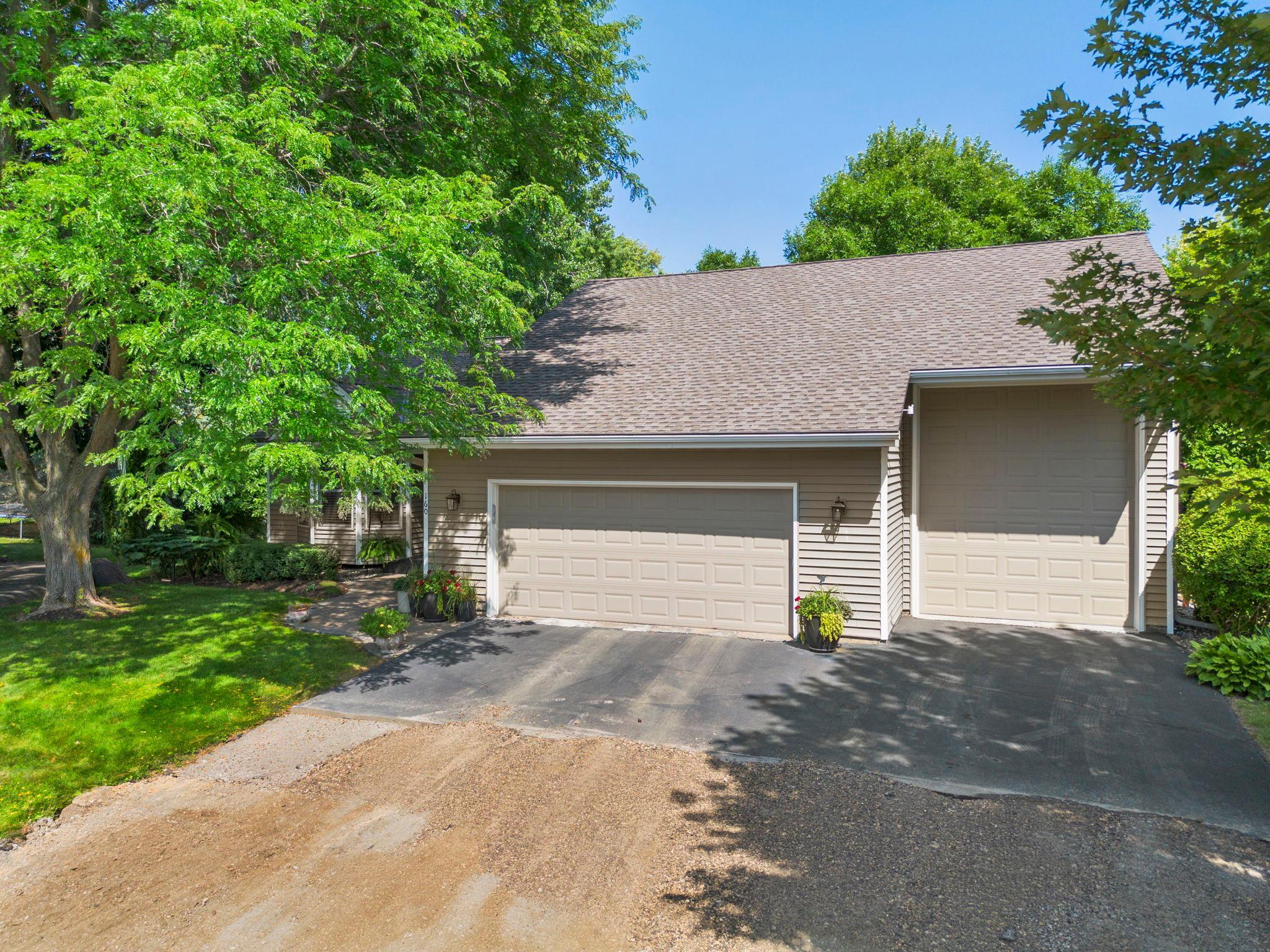 160 Bluff Ridge Court Chanhassen, MN 55317 - Photo 8 of 66 Gallery Image 8