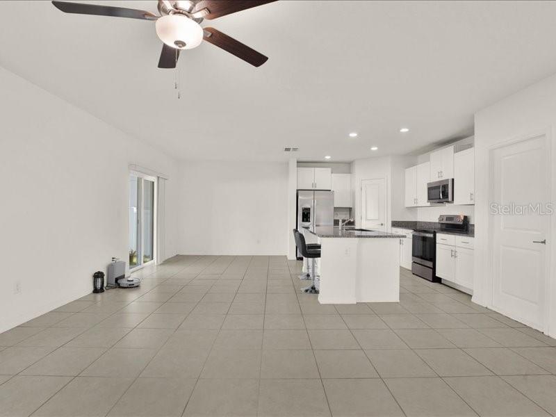 6213 Back Forty Loop Zephyrhills, FL 33541 - Photo 11 of 57