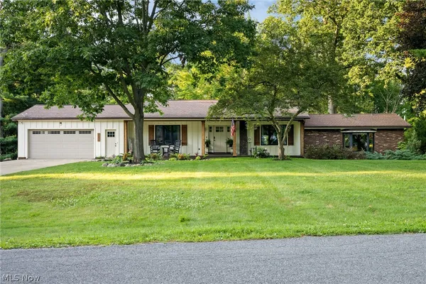 $479,900 | 2391 Lyndon Drive, Uniontown, OH 44685
