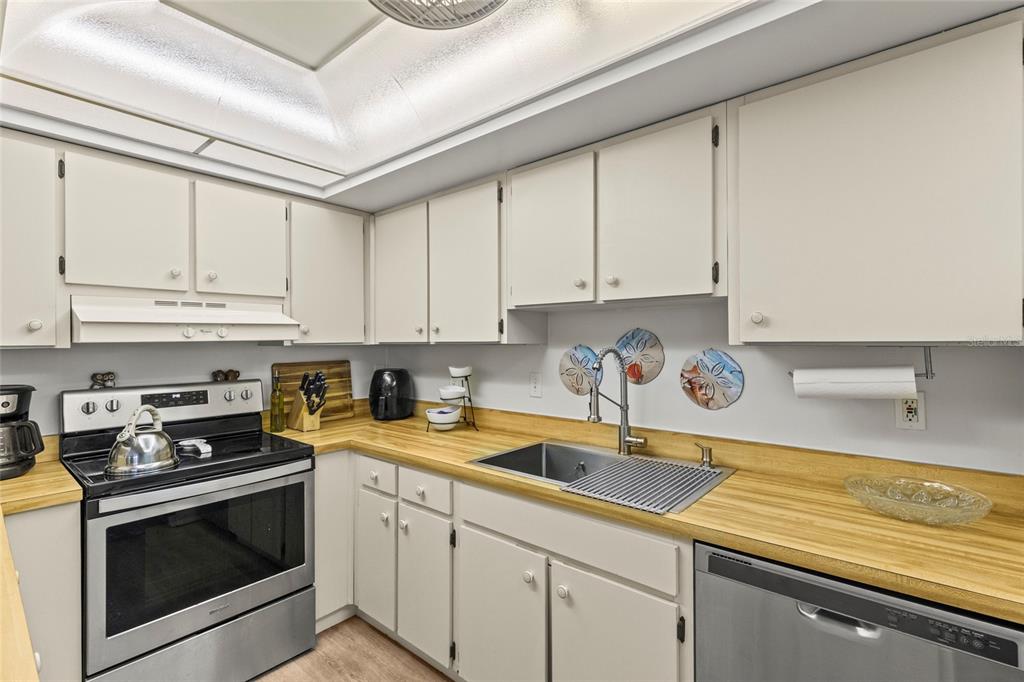 12760 Indian Rocks Road, Unit 571 Largo, FL 33774 - Photo 16 of 39