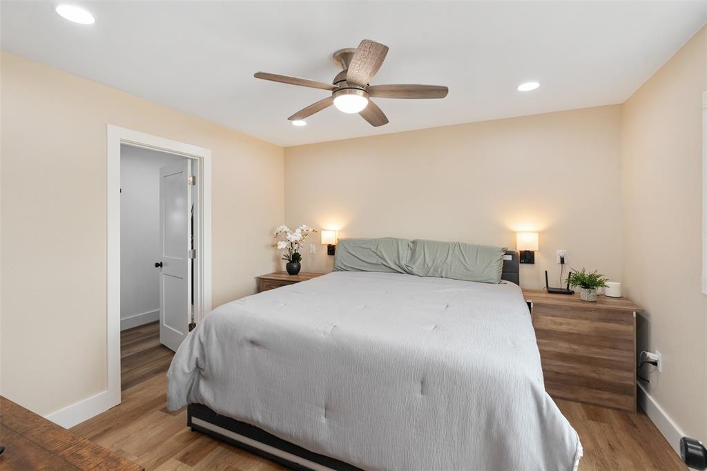 2129 Hcr 3322 Loop Hubbard, TX 76648 - Photo 21 of 38 2nd upstairs ensuite bedroom.
