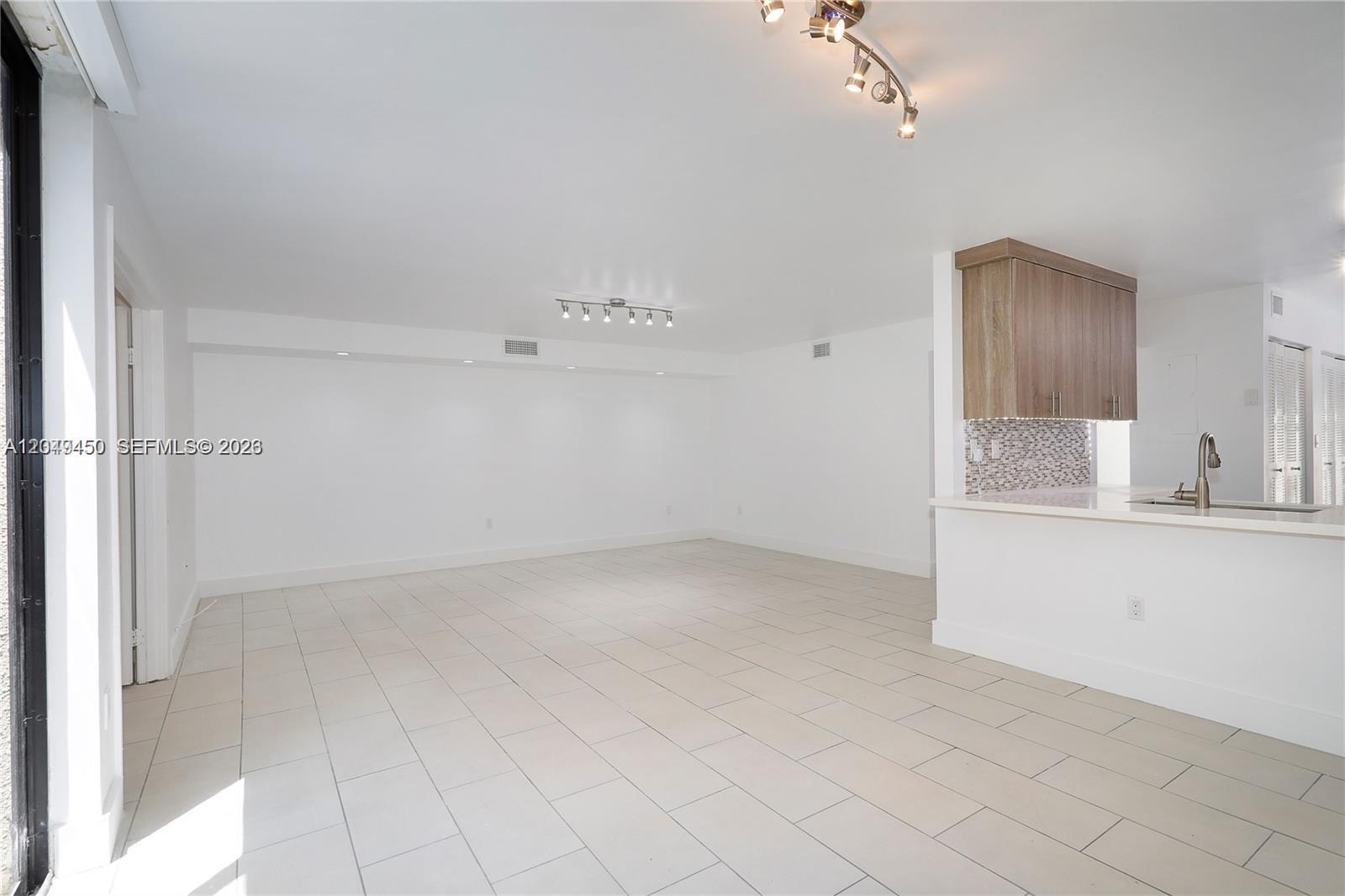 8124 Southwest 87th Terrace Miami, FL 33143 - Photo 7 of 44